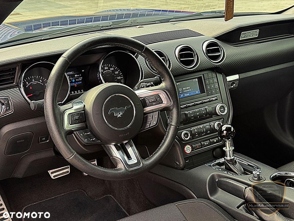 Ford Mustang - 8
