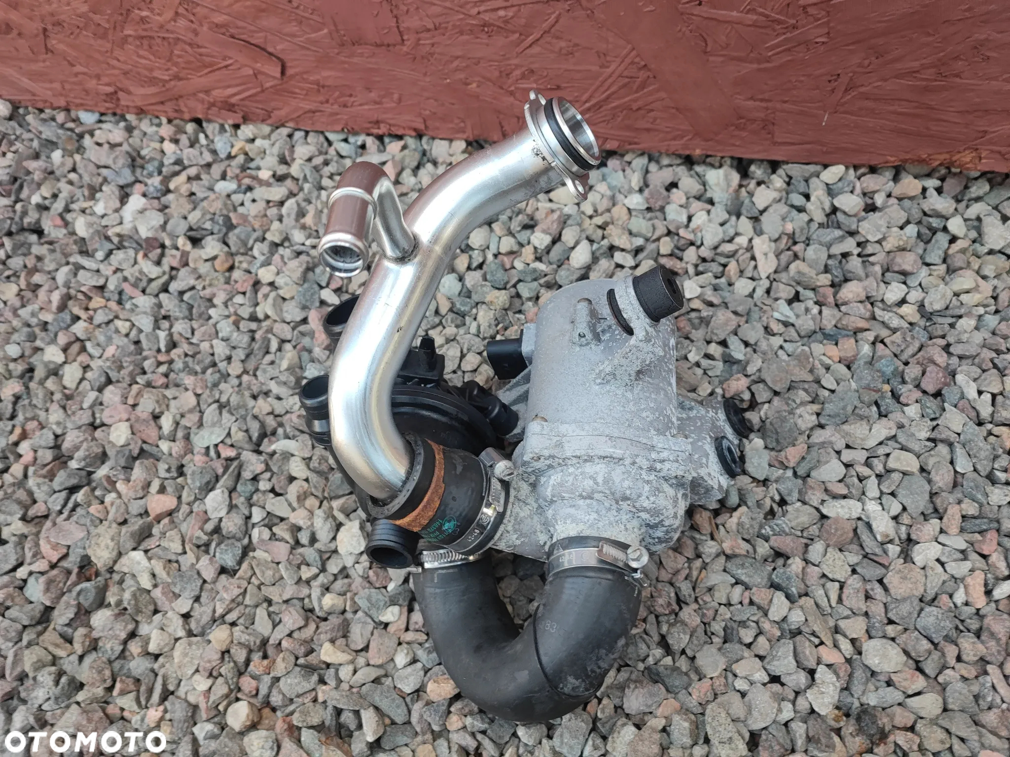 BMW E90 / E92 / E82 / E81 / E93 / E92LCI / E87 ORYGINALNA ELEKTRYCZNA POMPA WODY + TERMOASTAT DO SILNIKÓW GAMY N43 ( 1.8i / 2.0i ) O NR.  11 51 7 586 929 / 11 53 8 671 515 / 11 53 7 552 403 OEM SPRAWNA W 100% - 2