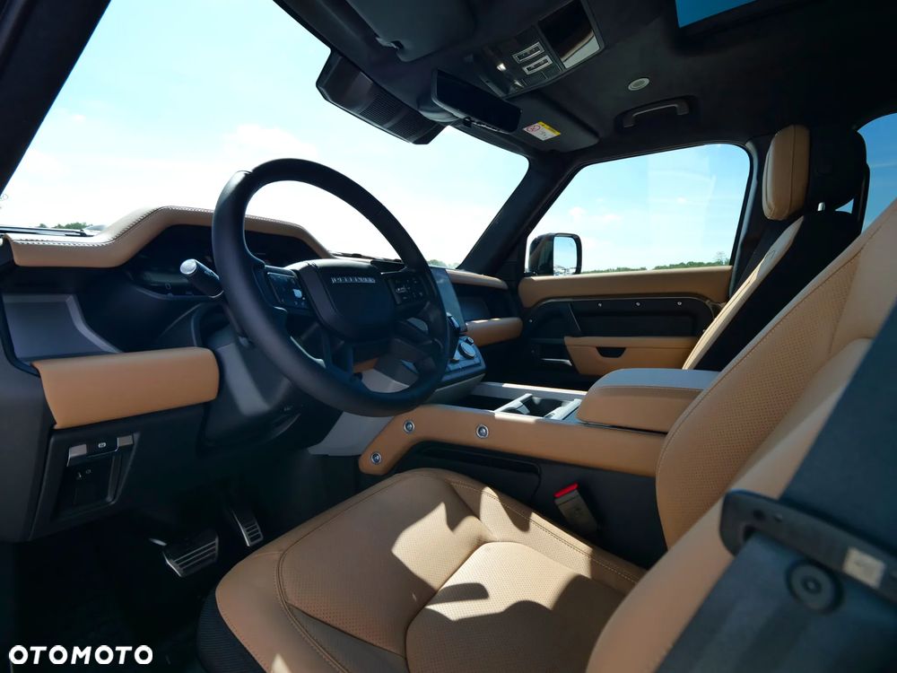 Land Rover Defender - 23