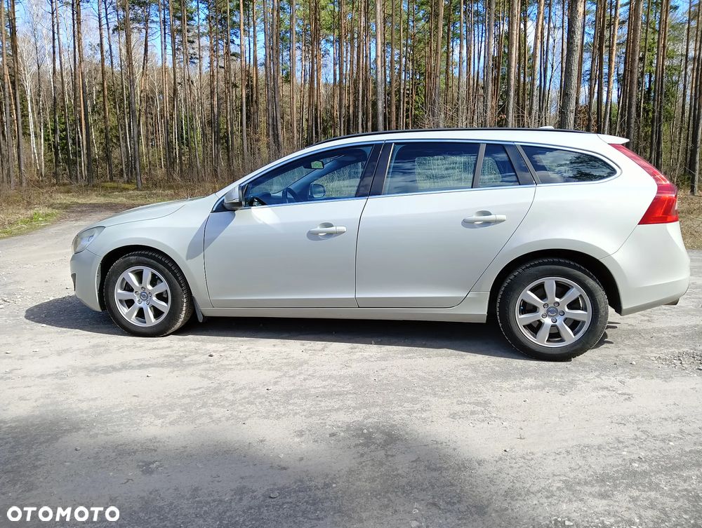 Volvo V60 D3 Summum - 14