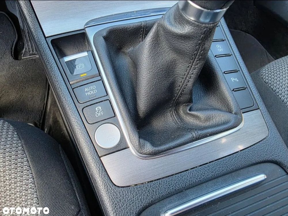Volkswagen Passat 2.0 TDI Comfortline - 26