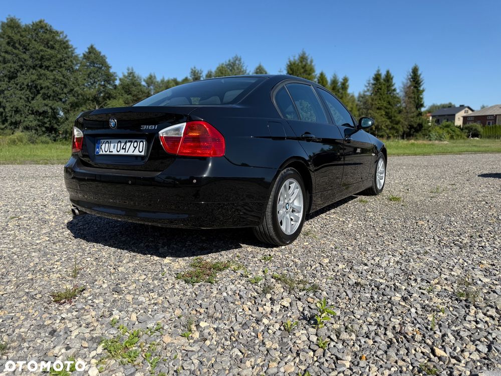 BMW Seria 3 318i - 5