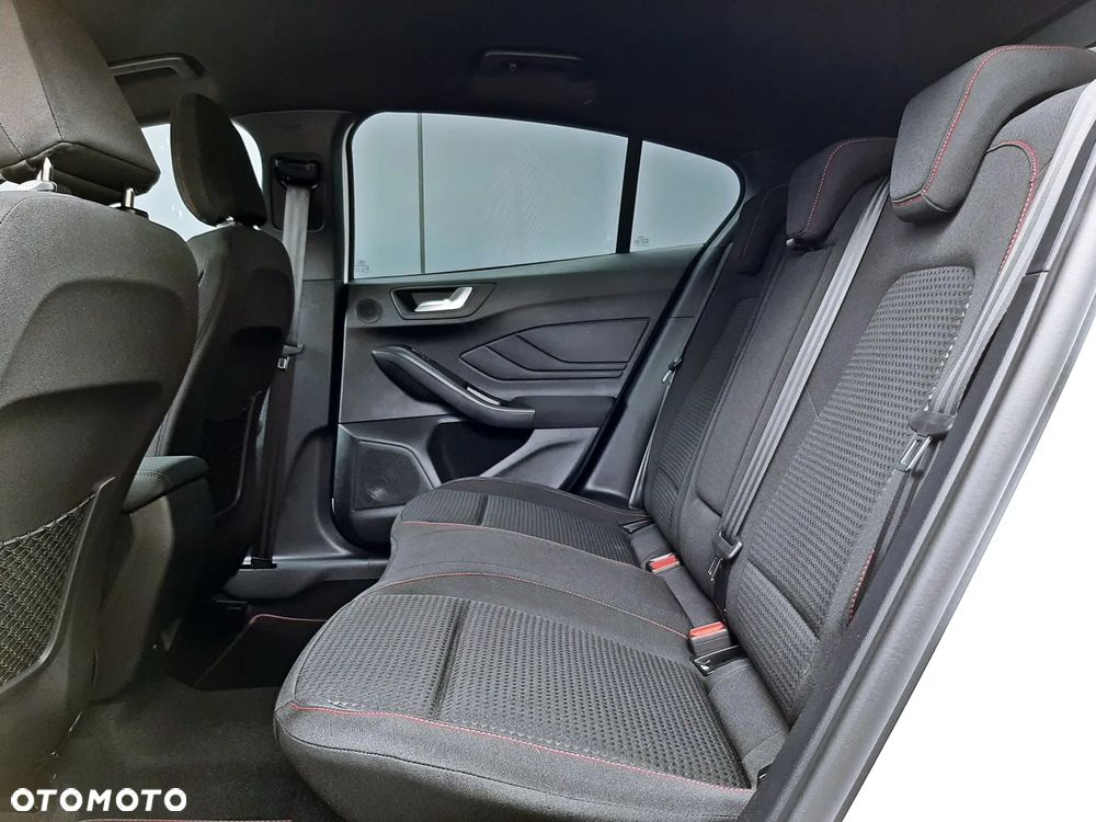 Ford Focus 1.0 EcoBoost ST-Line X - 25