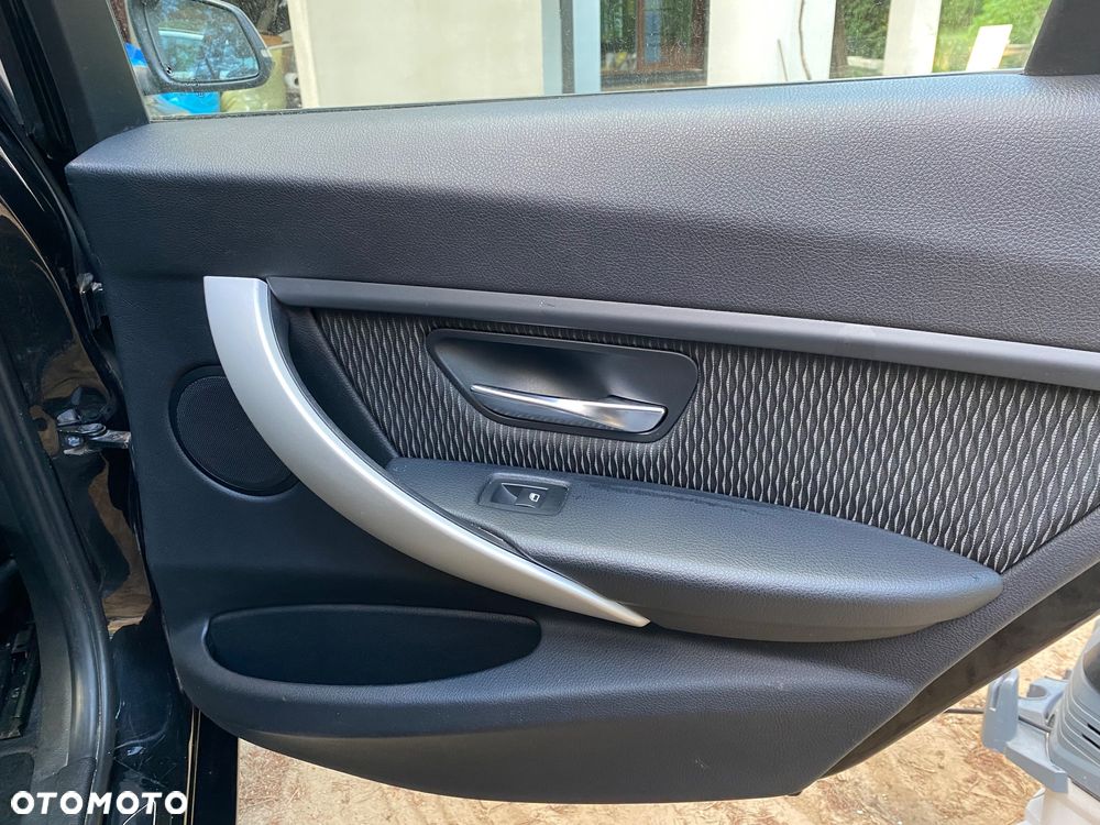 BMW Seria 3 320d - 12