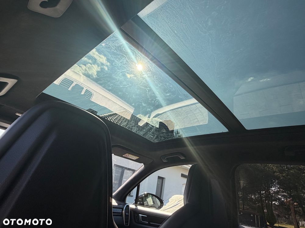 Porsche Cayenne - 22