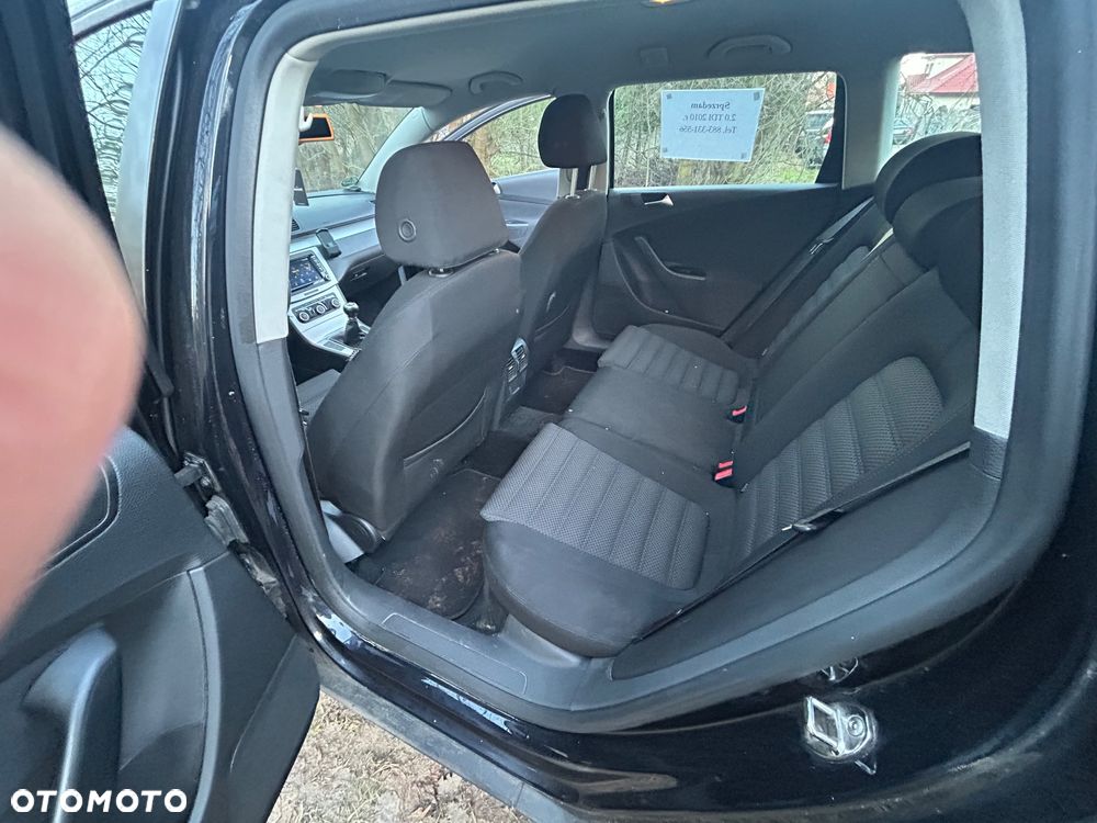 Volkswagen Passat 2.0 TDI DPF BlueMotion Technology Trendline - 20