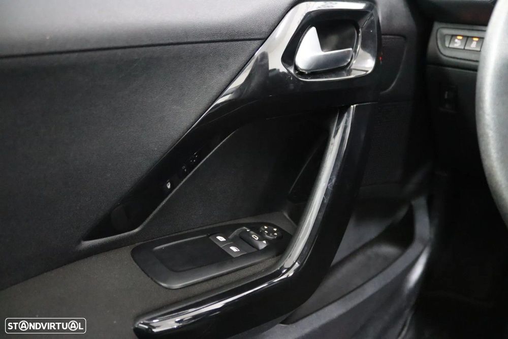 Peugeot 208 PureTech 82 Active - 10