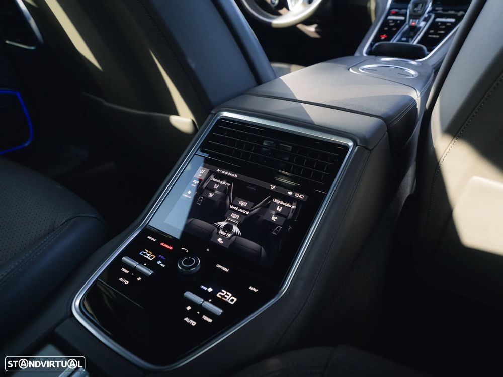 Porsche Panamera - 26
