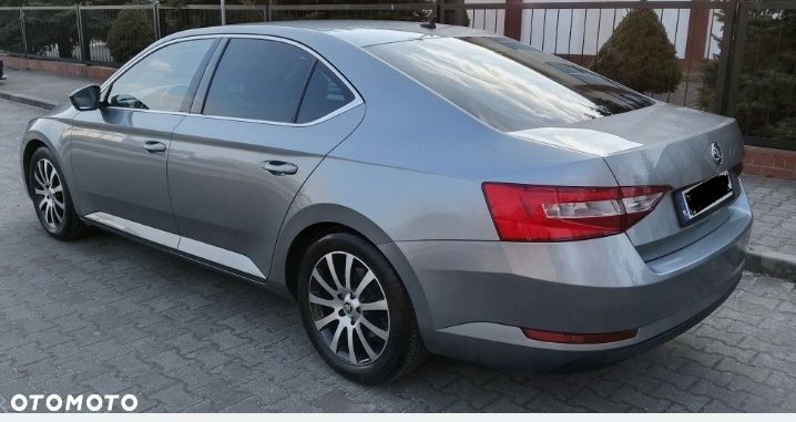 Skoda Superb 1.6 TDI Ambition DSG - 4