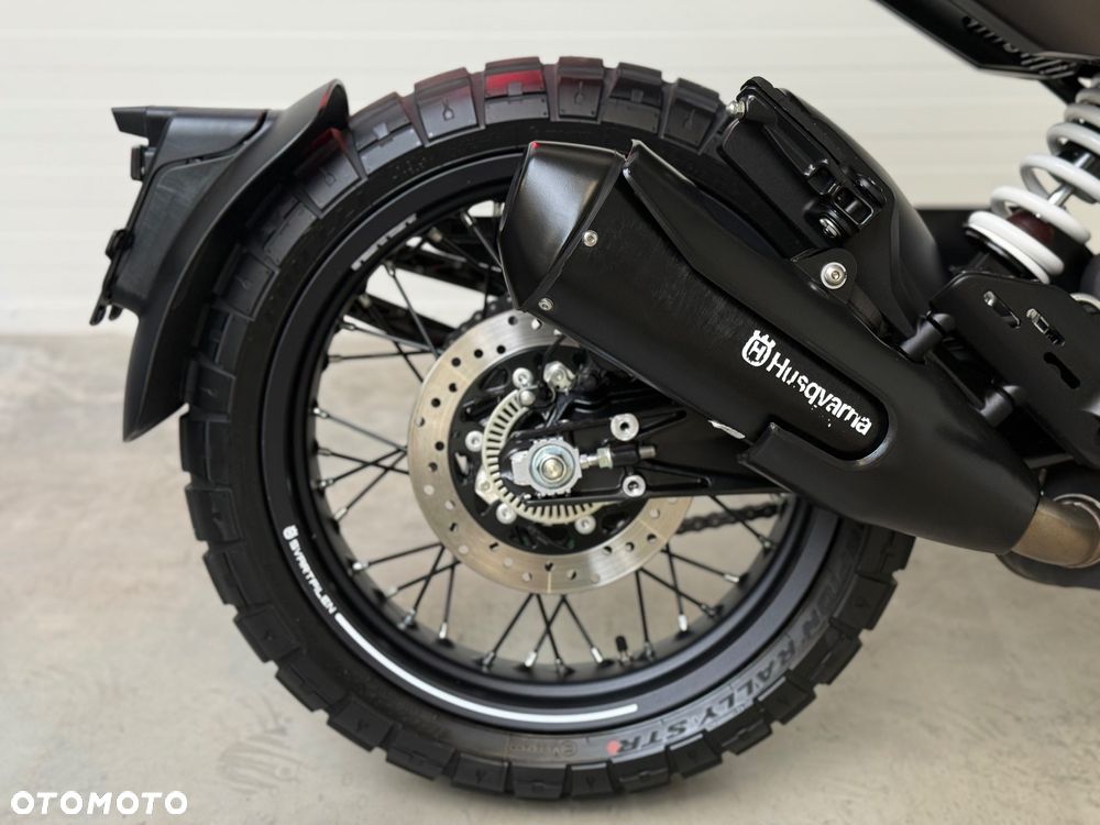 Husqvarna Svartpilen - 15