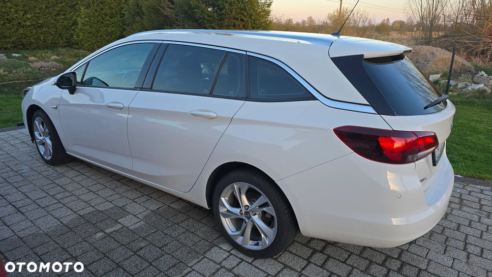 Opel Astra 1.4 T Dynamic S&S - 10