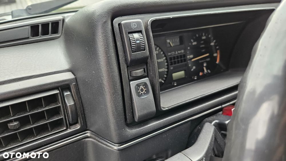Volkswagen Golf 1.6 GL D - 28