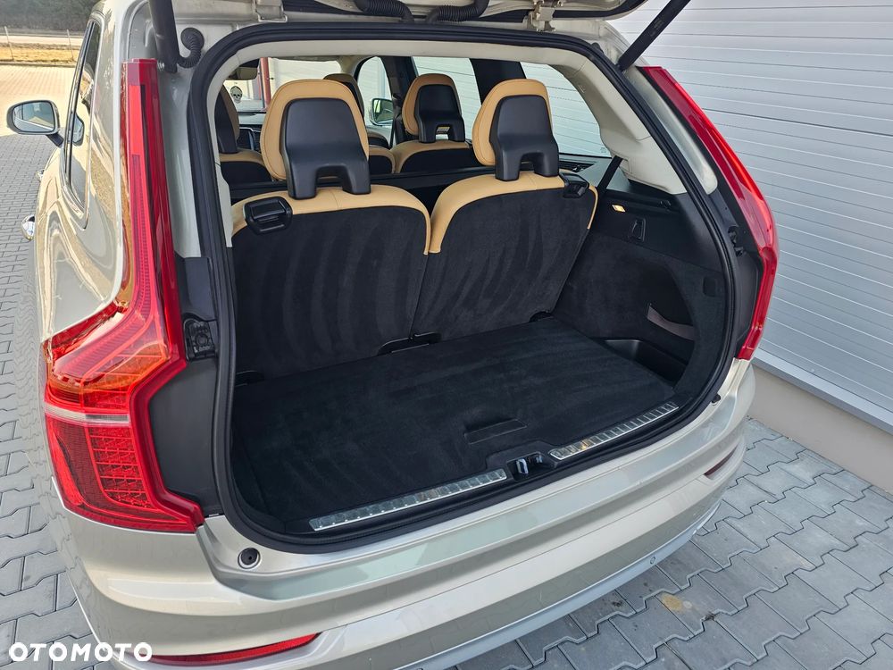 Volvo XC 90 T8 AWD Plug-In Hybrid Momentum 7os - 21