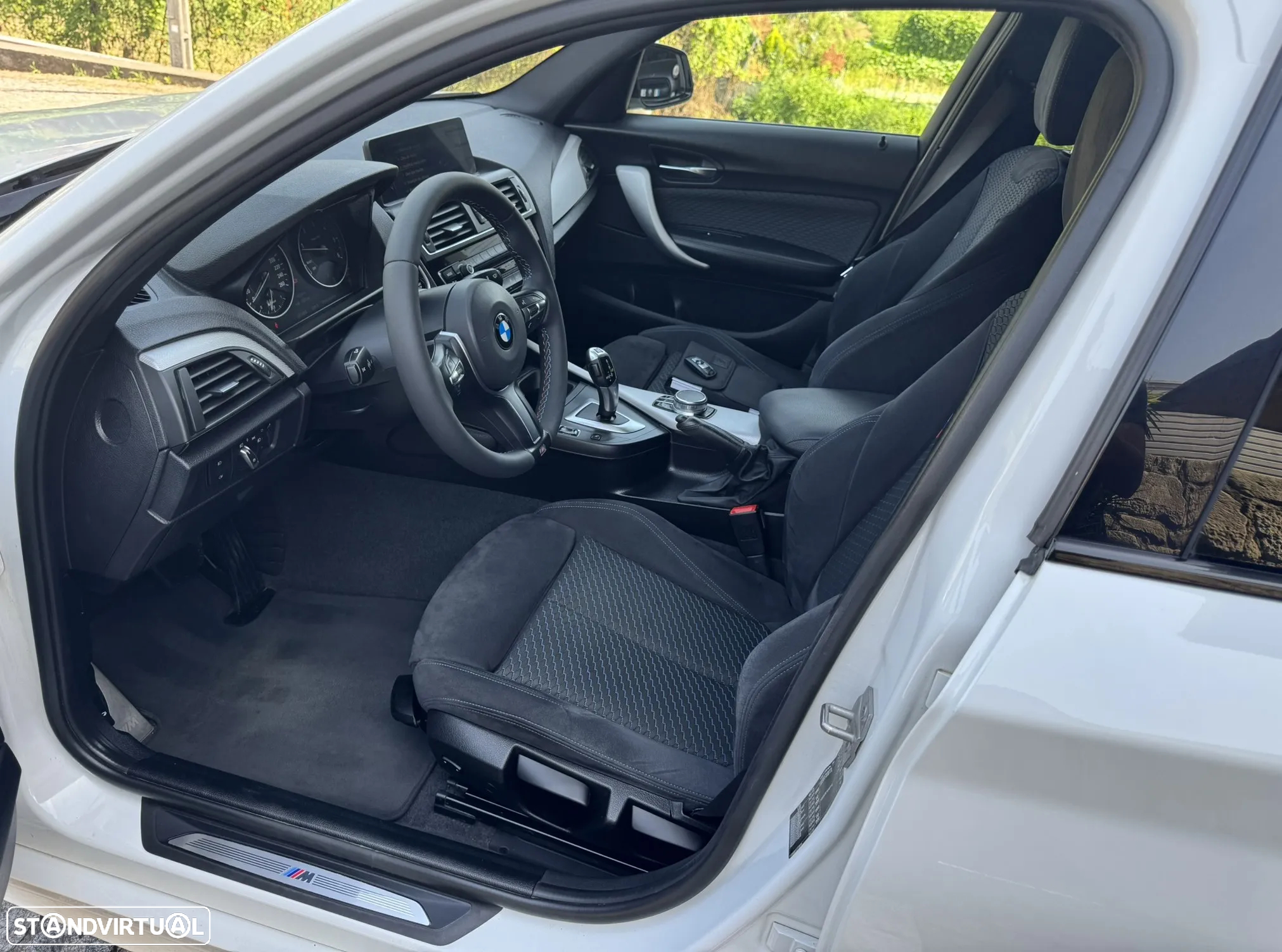 BMW 118 d Pack Desportivo M - 16