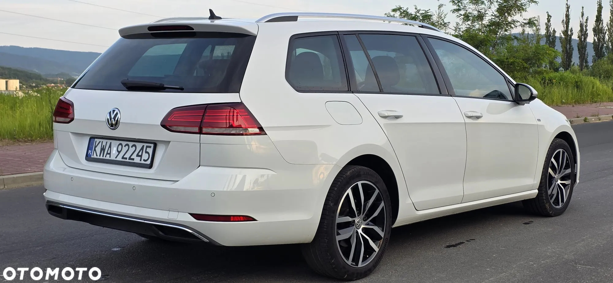Volkswagen Golf Variant 2.0 TDI DSG Join - 4