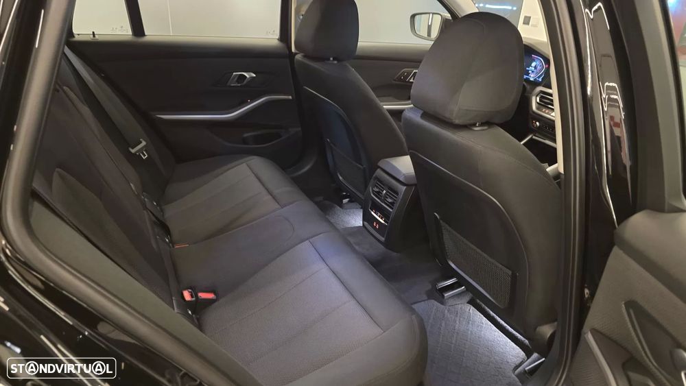 BMW 318 d Touring Auto - 52