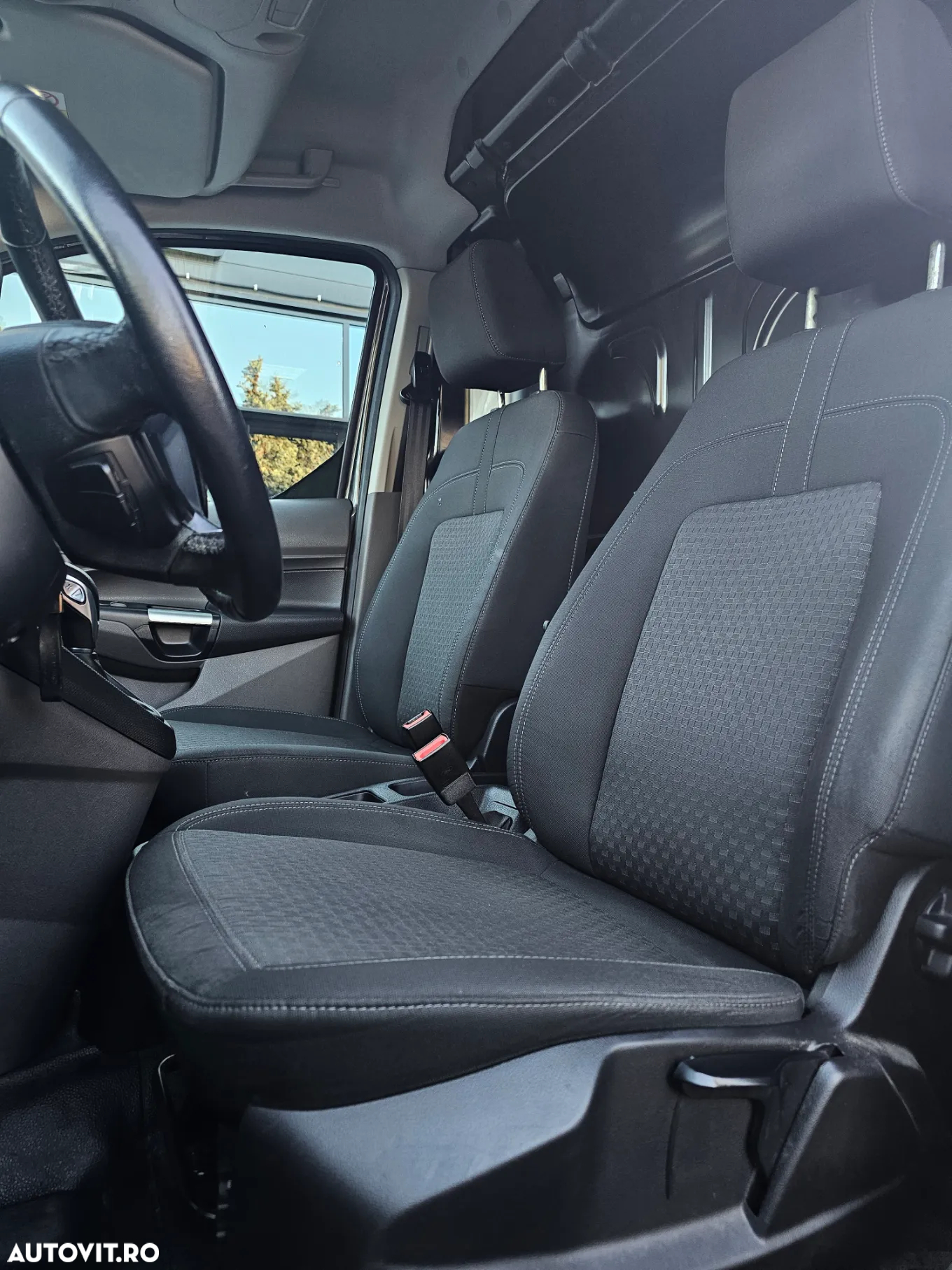 Ford Transit Connect - 21