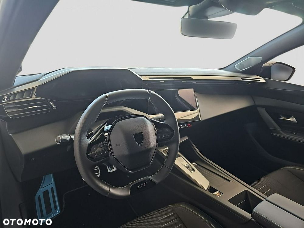 Peugeot 408 - 12
