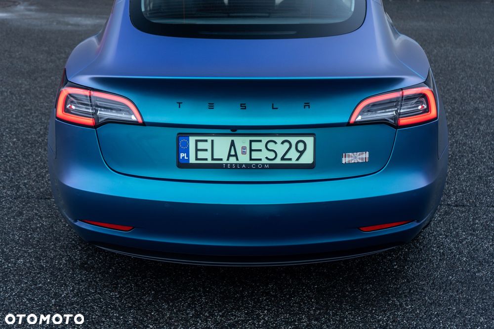 Tesla Model 3 - 12