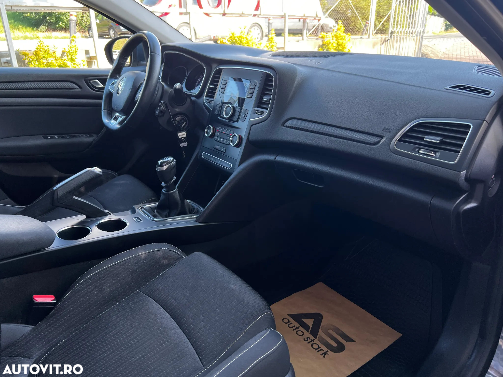 Renault Megane TCe Life - 6