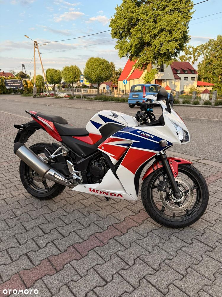 Honda CBR - 3