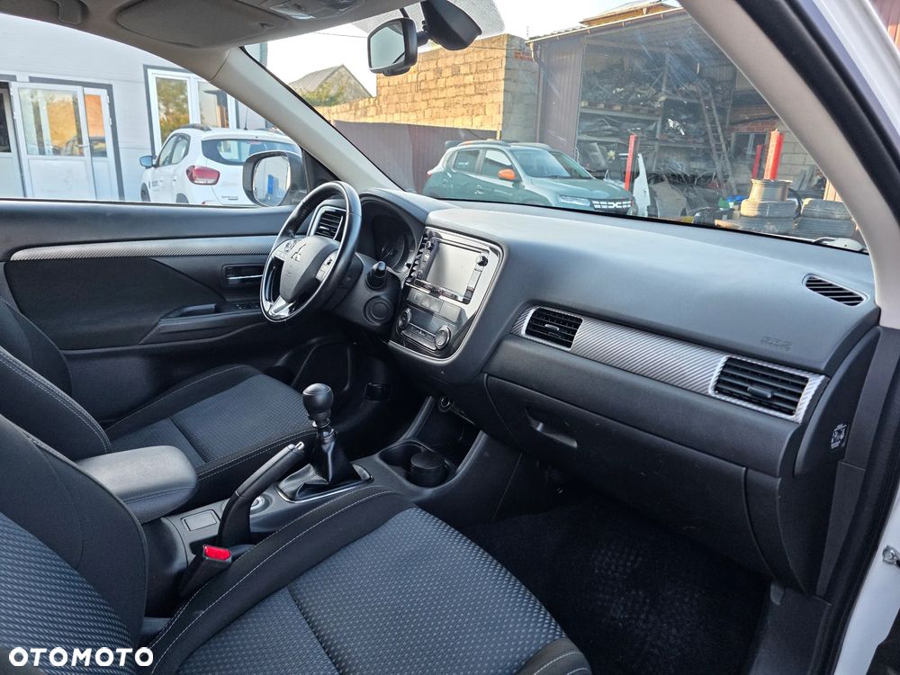 Mitsubishi Outlander - 17