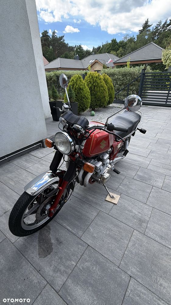 Suzuki GSX - 2