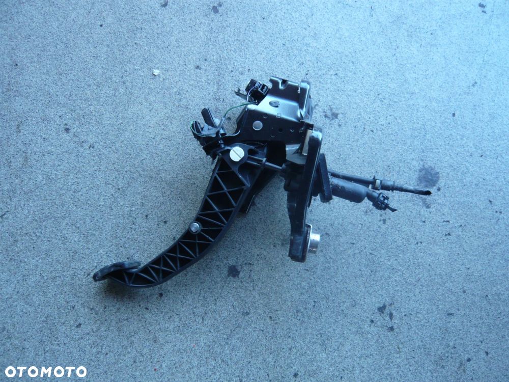 pedał sprzęgła 7g9n7b633yb ford mondeo mk4 - 1