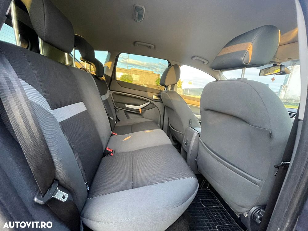 Ford Kuga 2.0 TDCi 4WD Titanium - 26