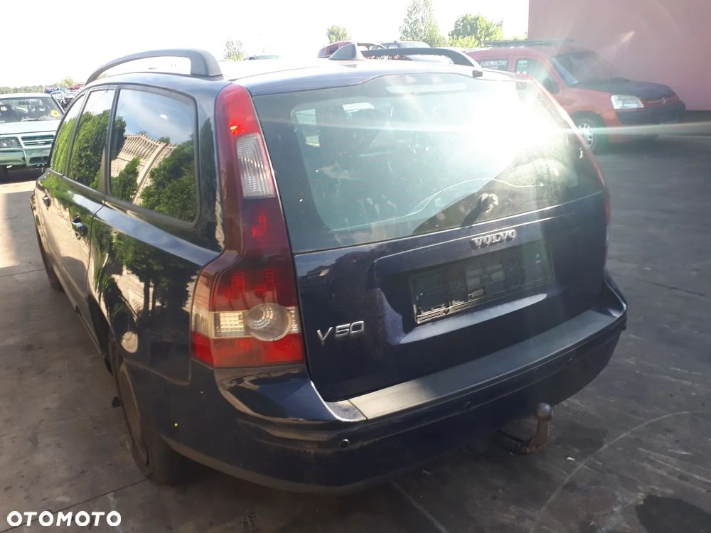 VOLVO V50 04-07 1.6 D  ZDERZAK TYŁ TYLNY 613-46 - 2