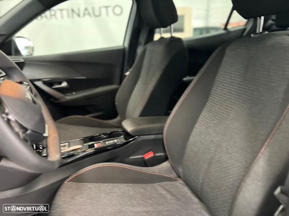 Peugeot e-2008 50 kWh Allure - 9