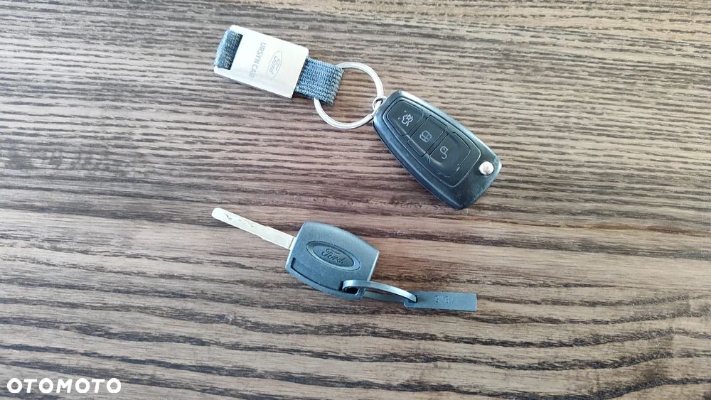 Ford Focus 1.6 Ambiente - 38