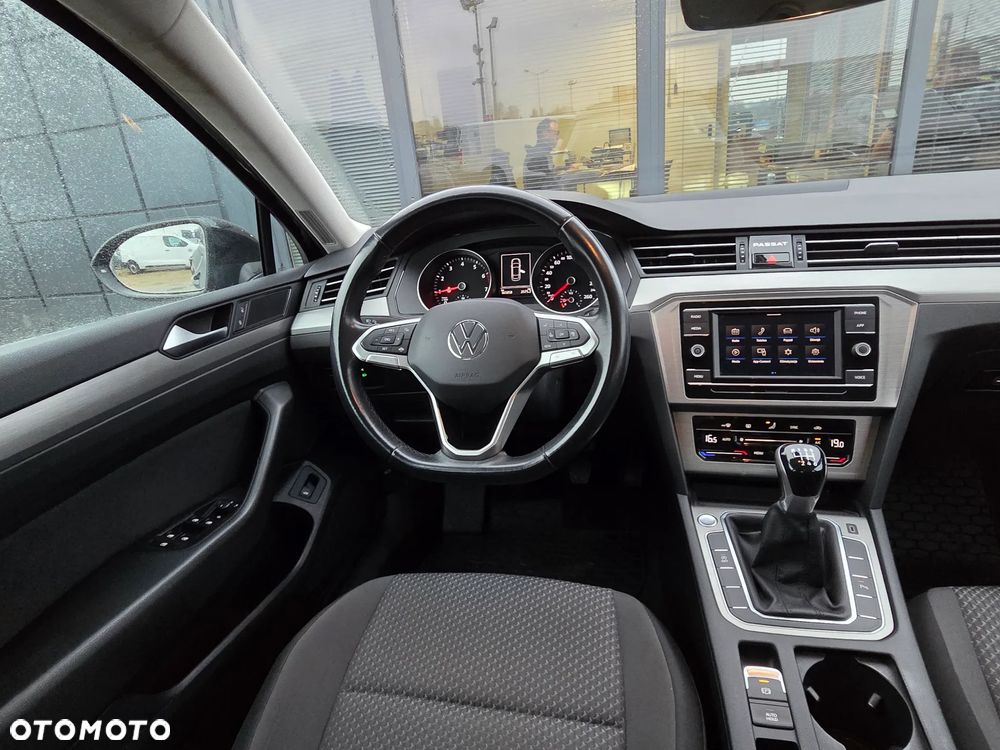 Volkswagen Passat 1.5 TSI EVO Business - 32