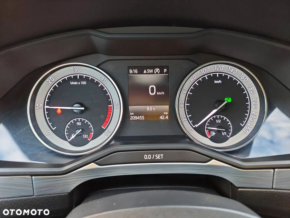 Skoda Superb 2.0 TDI SCR Style DSG - 16