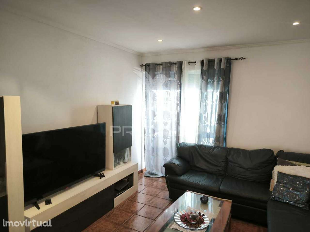 T3 transformado em T2 no centro de Sacavém - Oportunidade - Grande imagem: 2/18