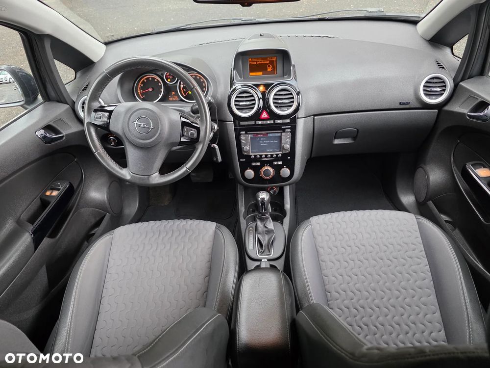 Opel Corsa 1.4 16V Cosmo - 10