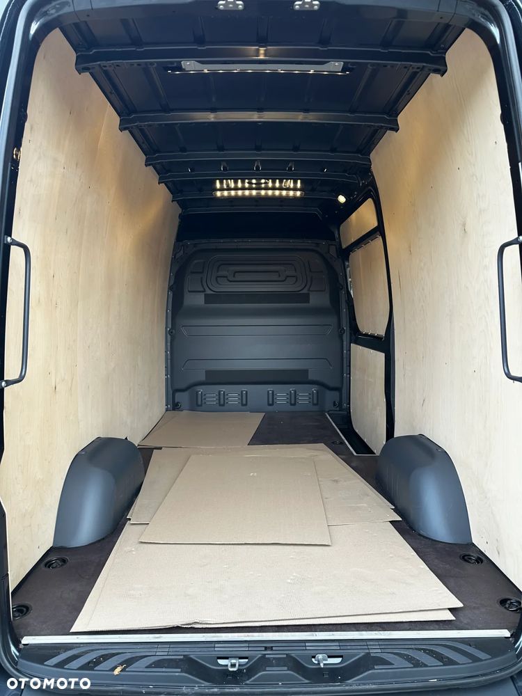 Mercedes-Benz Sprinter - 29