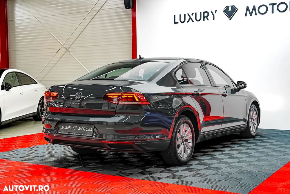 Volkswagen Passat 2.0 TDI DSG Trendline - 13