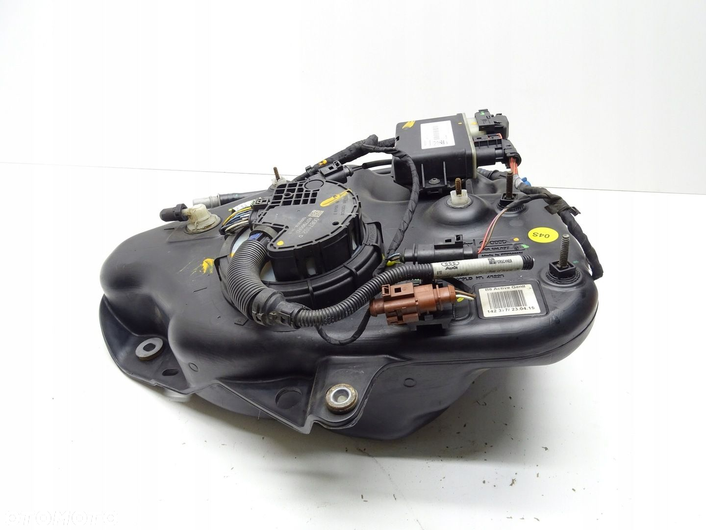 ZBIORNIK ZBIORNICZEK PŁYNU ADBLUE AUDI A4 B8 LIFT 2.0 TDI 8K0131877S - 4