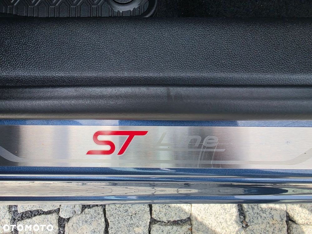 Ford Focus 1.0 EcoBoost Start-Stopp-System ST-LINE - 28