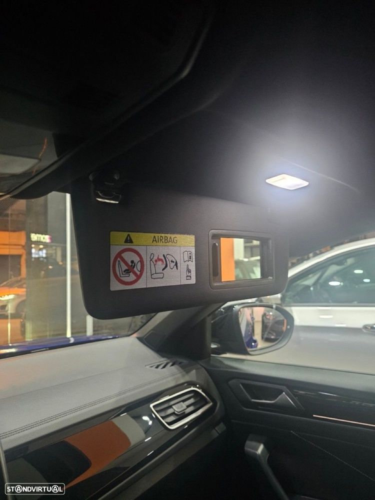 VW T-Roc 2.0 TDI R-Line DSG - 37