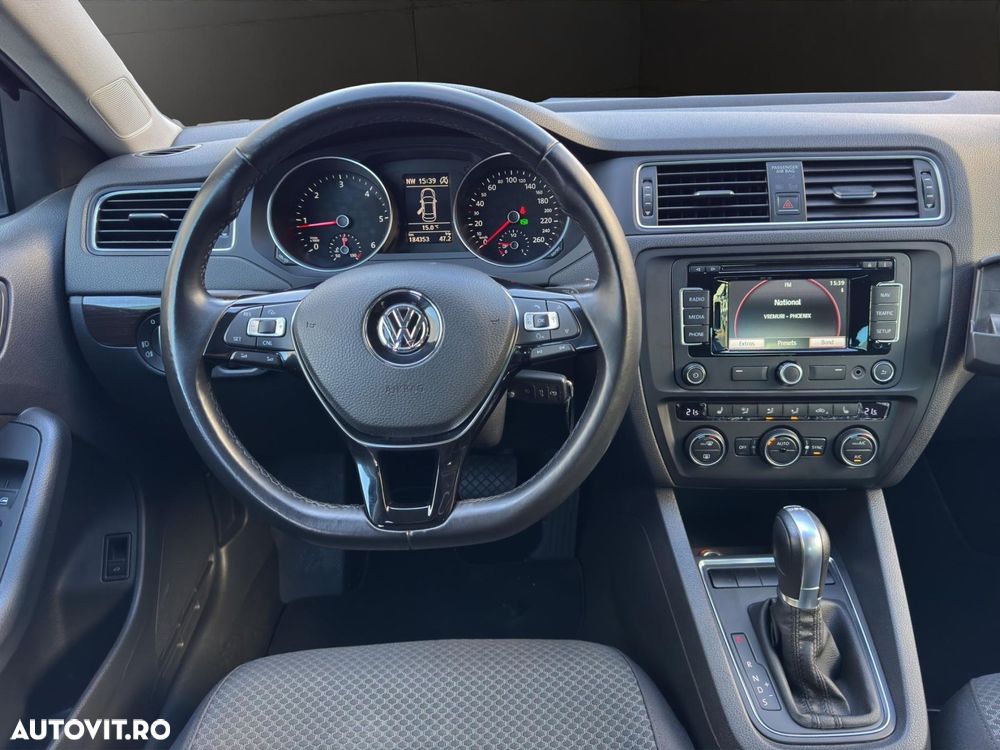 Volkswagen Jetta - 9