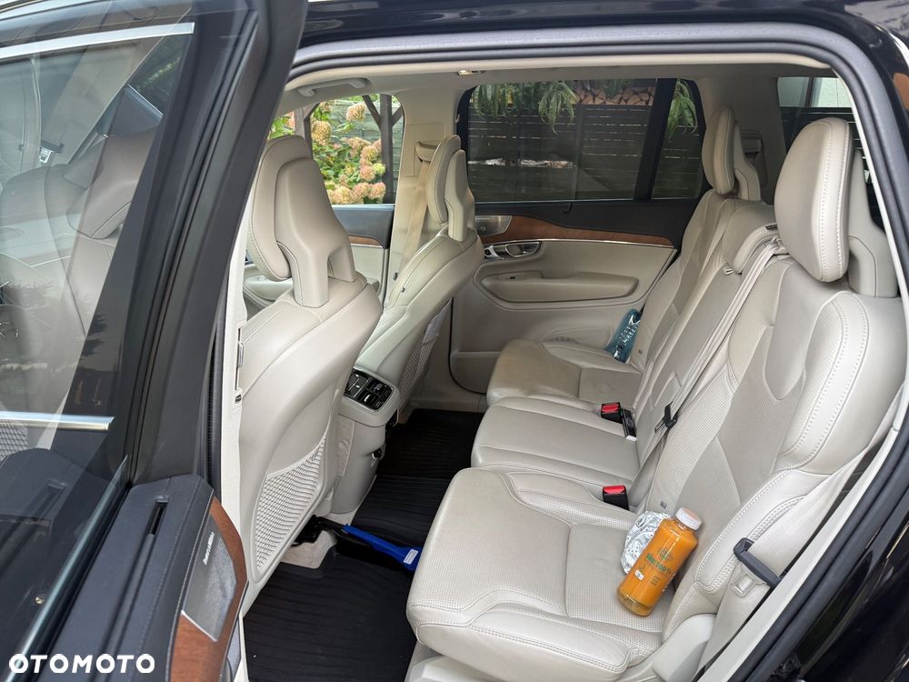 Volvo XC 90 - 8