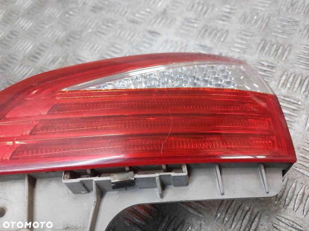 LAMPA PRAWY TYŁ W KLAPE FORD MONDEO MK4 7S71-13A602 - 2