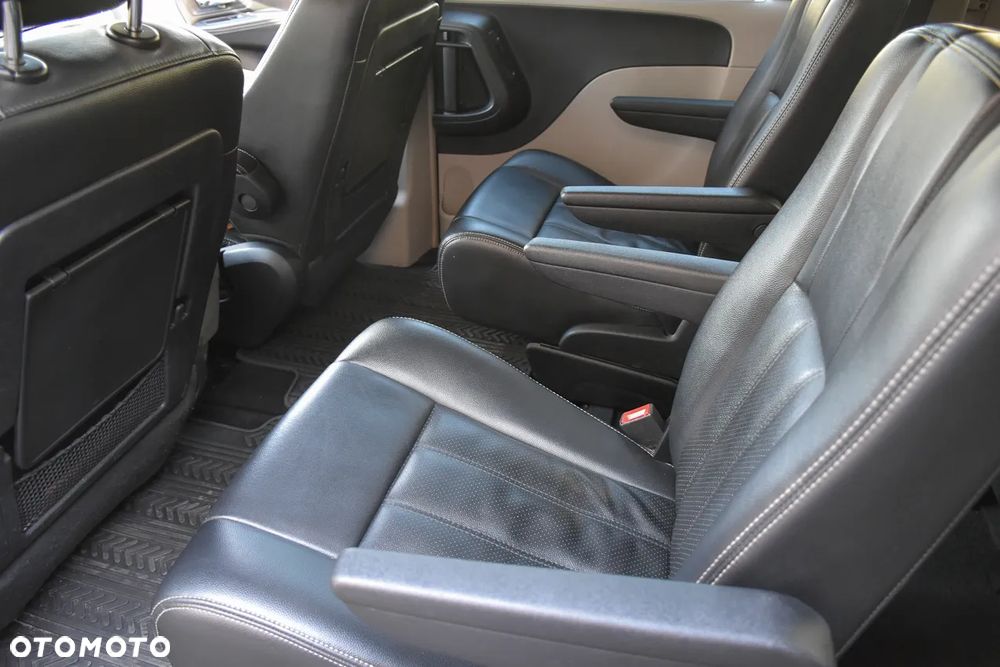 Lancia Voyager 2.8CRD Platinum - 35