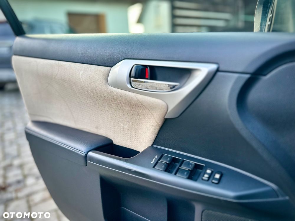 Lexus CT - 19