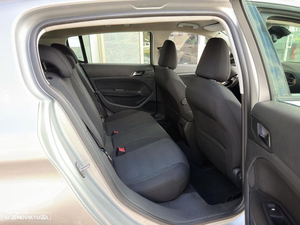 Peugeot 308 1.6 HDi Active - 17