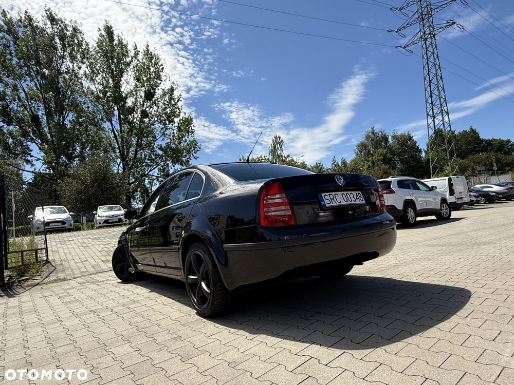 Skoda Superb 2.8 V6 Elegance - 12