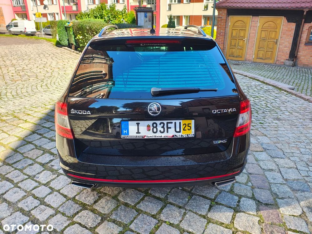 Skoda Octavia Combi 2.0 TDI RS - 34