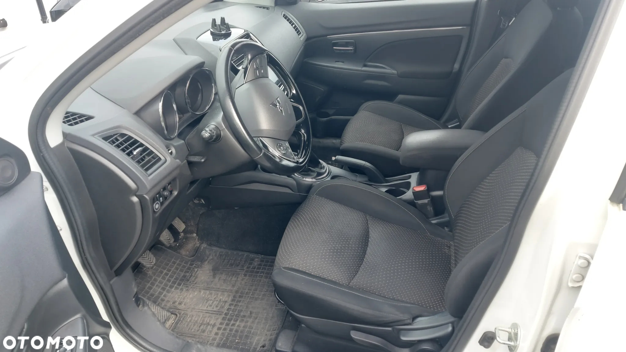 Mitsubishi ASX - 15